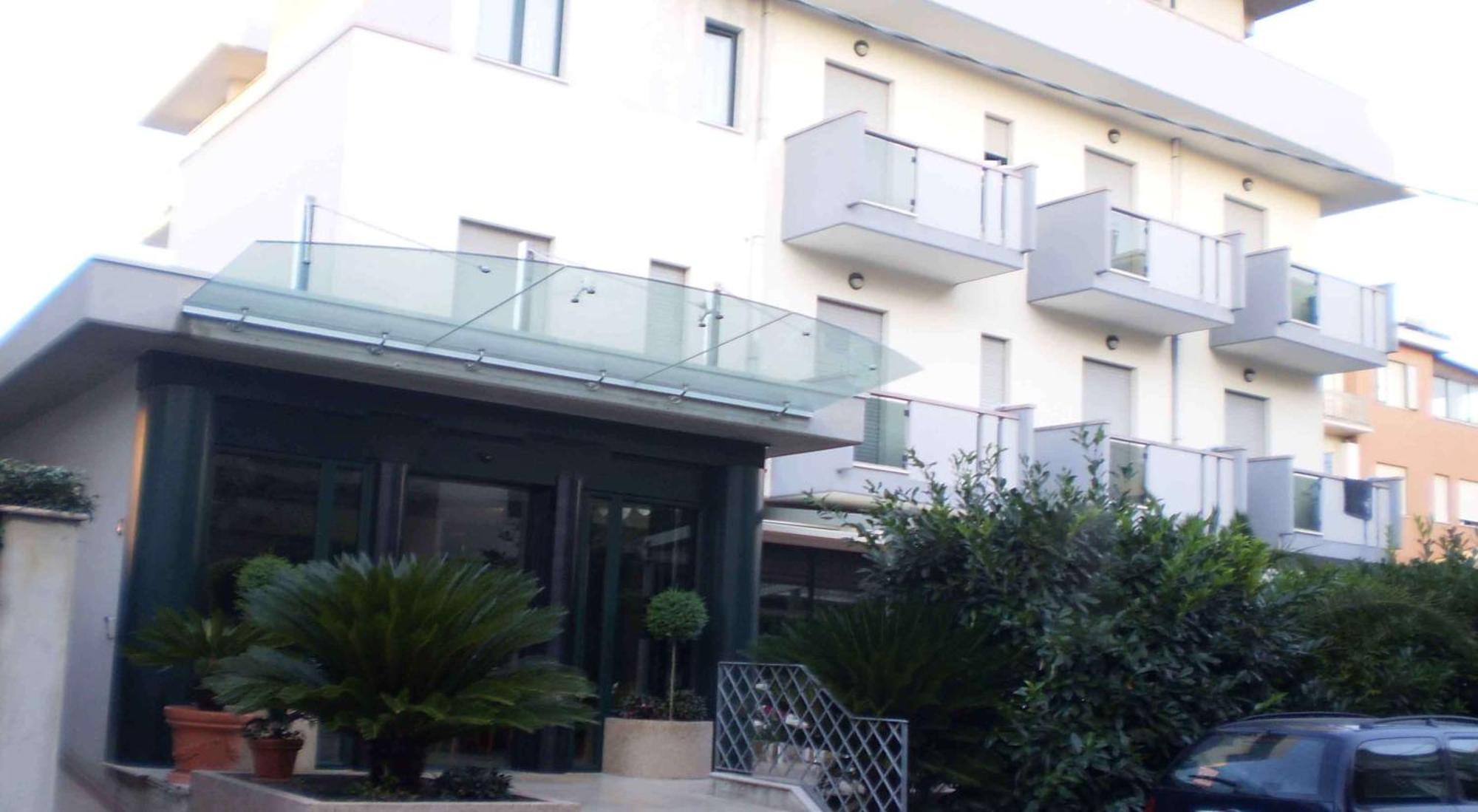 La Perla B&B Hotel Roseto Degli Abruzzi Exterior photo
