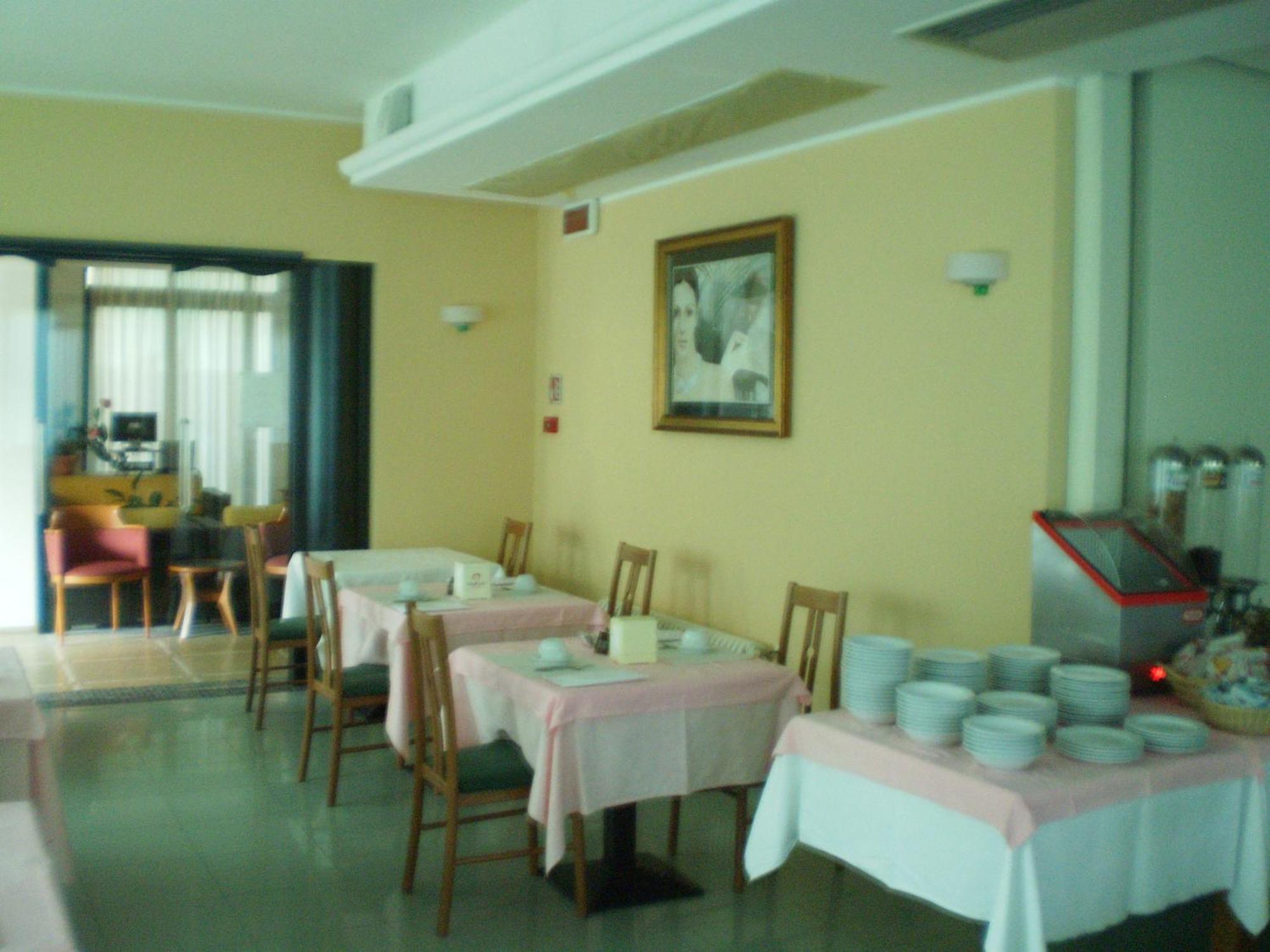 La Perla B&B Hotel Roseto Degli Abruzzi Exterior photo