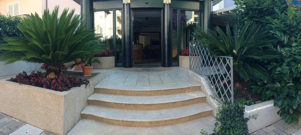 La Perla B&B Hotel Roseto Degli Abruzzi Exterior photo