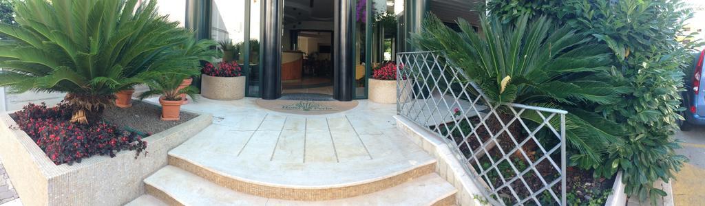 La Perla B&B Hotel Roseto Degli Abruzzi Exterior photo