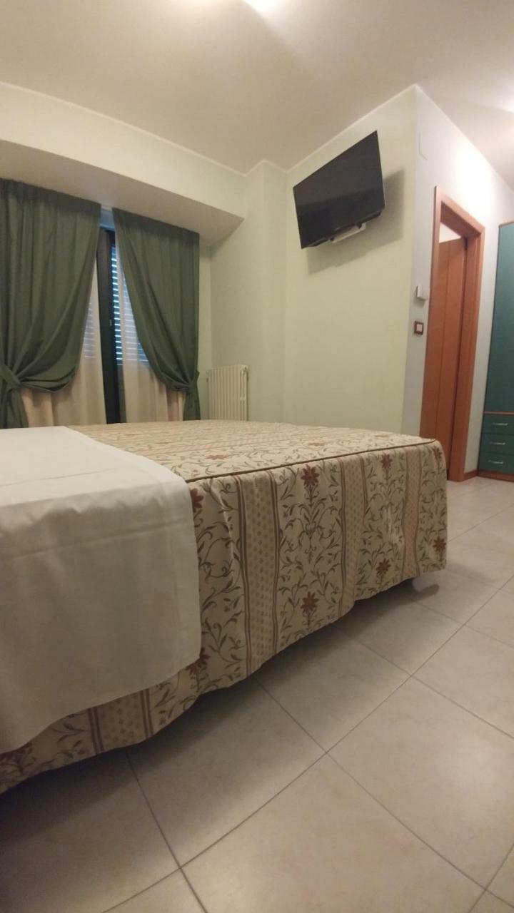 La Perla B&B Hotel Roseto Degli Abruzzi Exterior photo